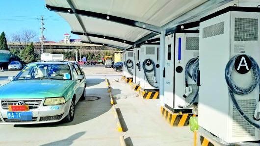 濟南最大新能源車充電站啟用 200+充電車位助力綠色出行